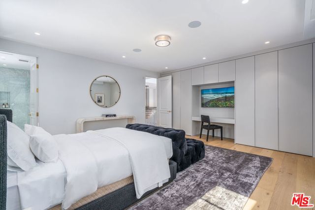 611 N Hillcrest Road, Beverly Hills, CA 90210
