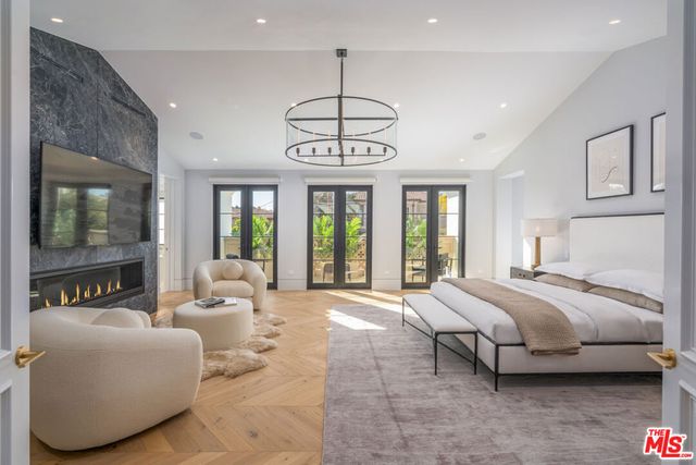 611 N Hillcrest Road, Beverly Hills, CA 90210