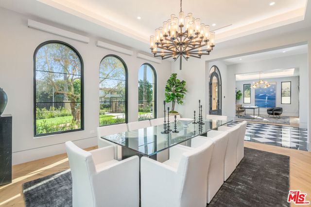 611 N Hillcrest Road, Beverly Hills, CA 90210