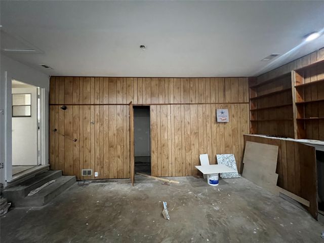 533 Arbor Lane, Lancaster, TX 75134