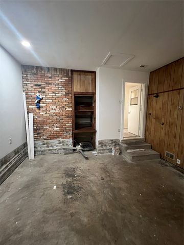 533 Arbor Lane, Lancaster, TX 75134