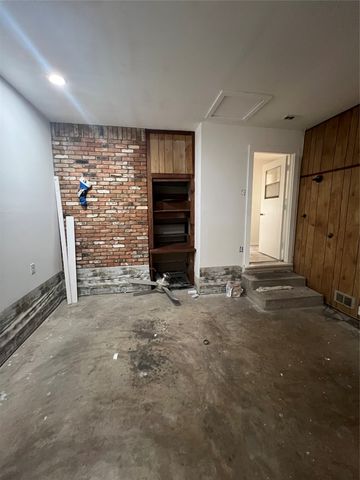 533 Arbor Lane, Lancaster, TX 75134