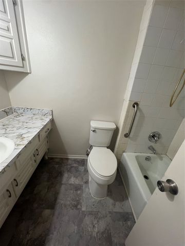 533 Arbor Lane, Lancaster, TX 75134