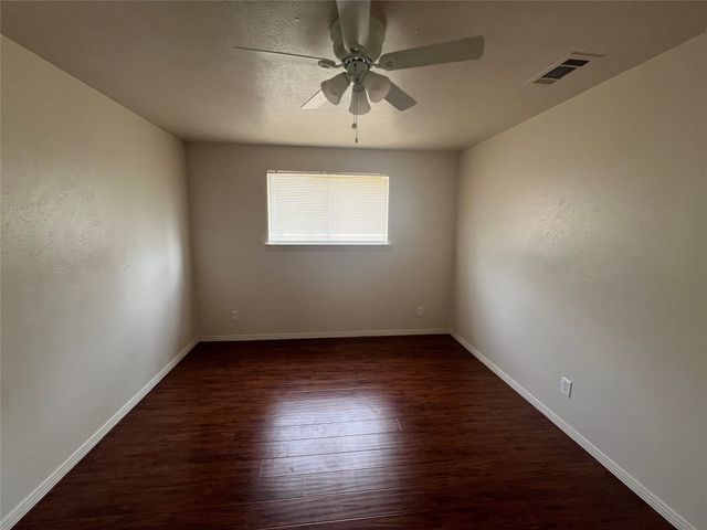 533 Arbor Lane, Lancaster, TX 75134