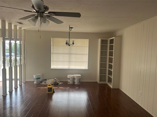 533 Arbor Lane, Lancaster, TX 75134