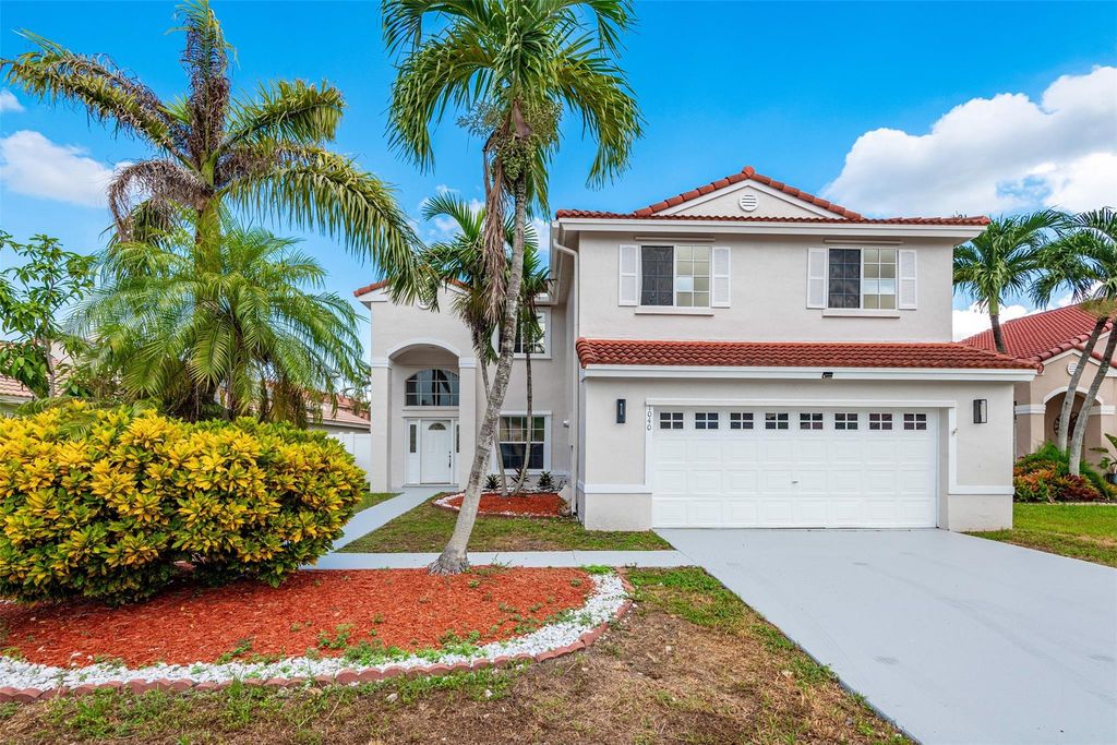 1040 NW 191st Ave, Pembroke Pines, FL 33029