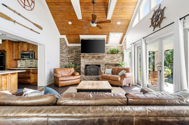 1315 S Edgewater Drive, Charleston, SC 29407