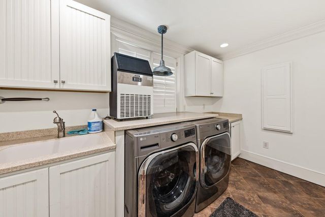 1315 S Edgewater Drive, Charleston, SC 29407