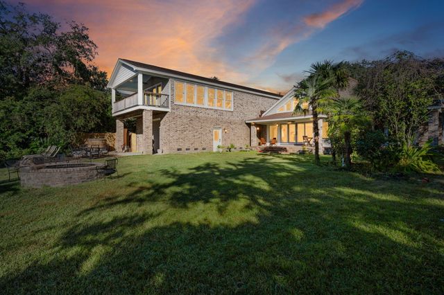 1315 S Edgewater Drive, Charleston, SC 29407