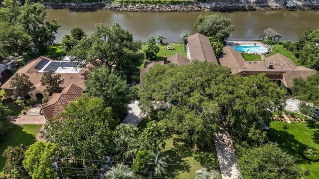 1315 S Edgewater Drive, Charleston, SC 29407