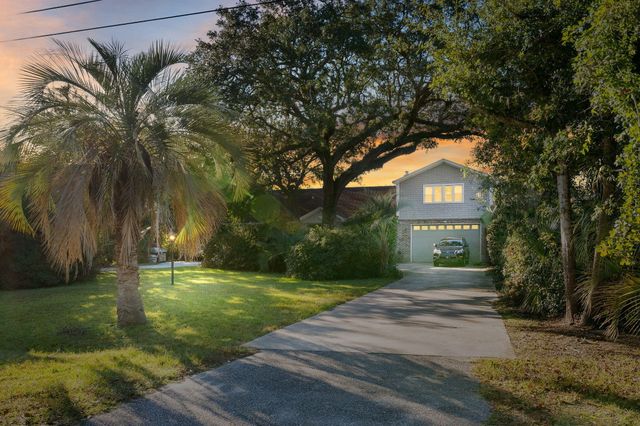 1315 S Edgewater Drive, Charleston, SC 29407
