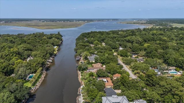 1315 S Edgewater Drive, Charleston, SC 29407