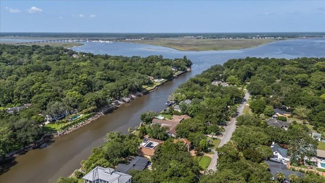 1315 S Edgewater Drive, Charleston, SC 29407