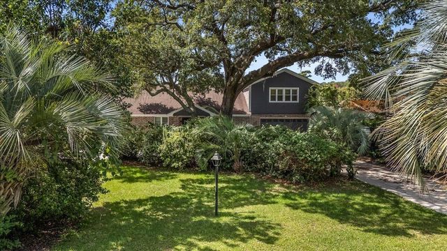 1315 S Edgewater Drive, Charleston, SC 29407