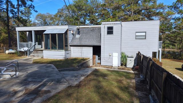 403 Lakeland Hills Drive, Ozark, AL 36360