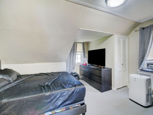 610 Laurita St, Linden City, NJ 07036