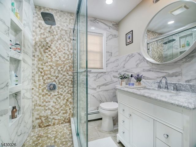 610 Laurita St, Linden City, NJ 07036