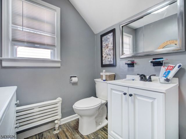 610 Laurita St, Linden City, NJ 07036