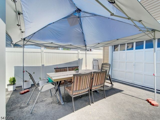 610 Laurita St, Linden City, NJ 07036