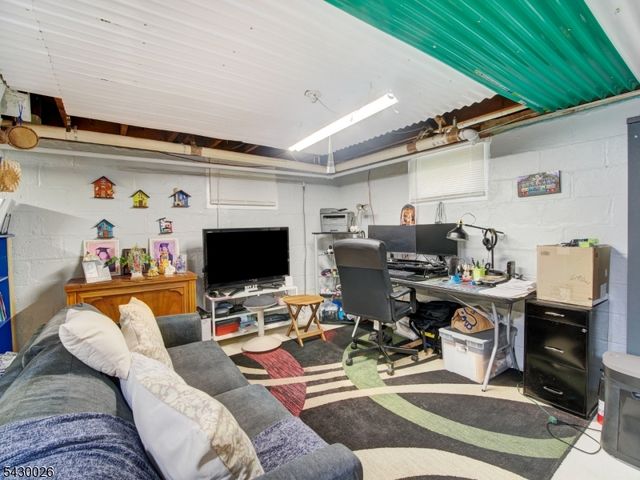 610 Laurita St, Linden City, NJ 07036