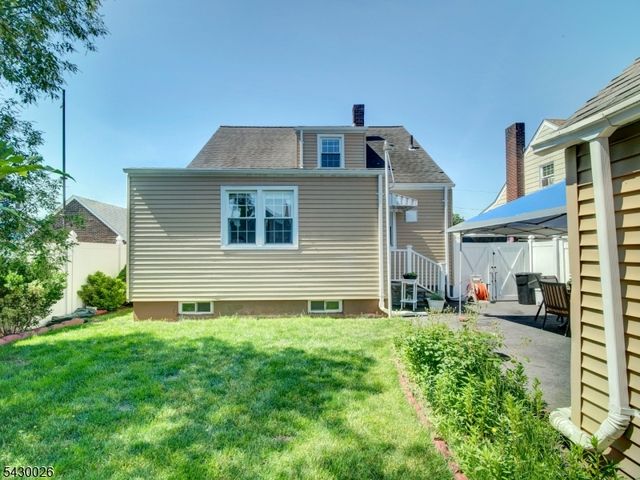 610 Laurita St, Linden City, NJ 07036