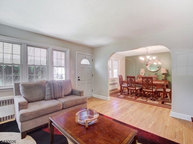 610 Laurita St, Linden City, NJ 07036