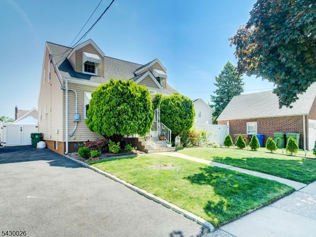 610 Laurita St, Linden City, NJ 07036