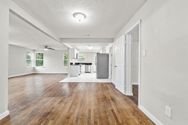 2336 Glencrest Drive, Fort Worth, TX 76119