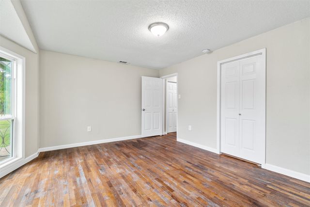 2336 Glencrest Drive, Fort Worth, TX 76119