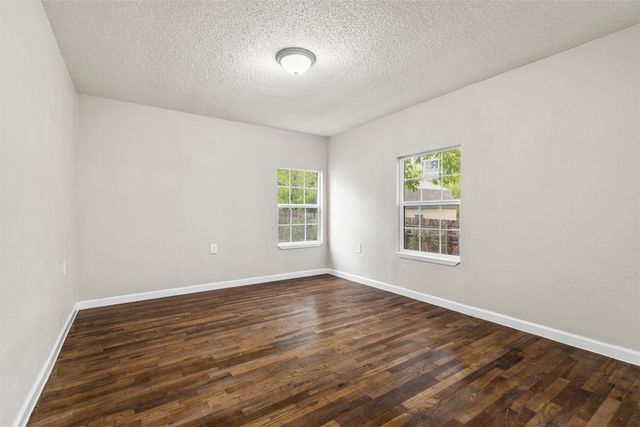 2336 Glencrest Drive, Fort Worth, TX 76119