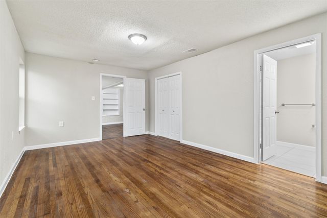 2336 Glencrest Drive, Fort Worth, TX 76119