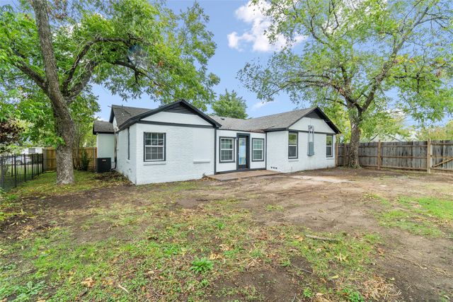 2336 Glencrest Drive, Fort Worth, TX 76119