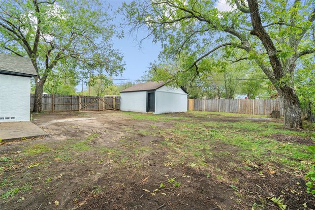 2336 Glencrest Drive, Fort Worth, TX 76119