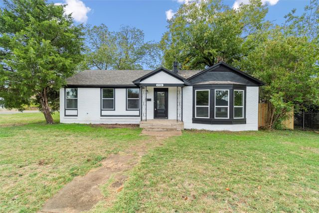 2336 Glencrest Drive, Fort Worth, TX 76119