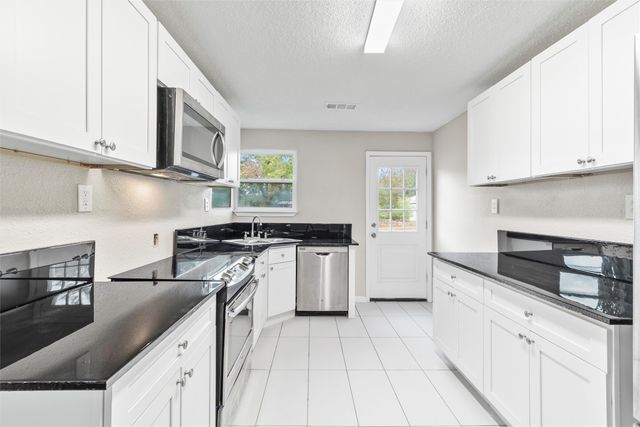 2336 Glencrest Drive, Fort Worth, TX 76119