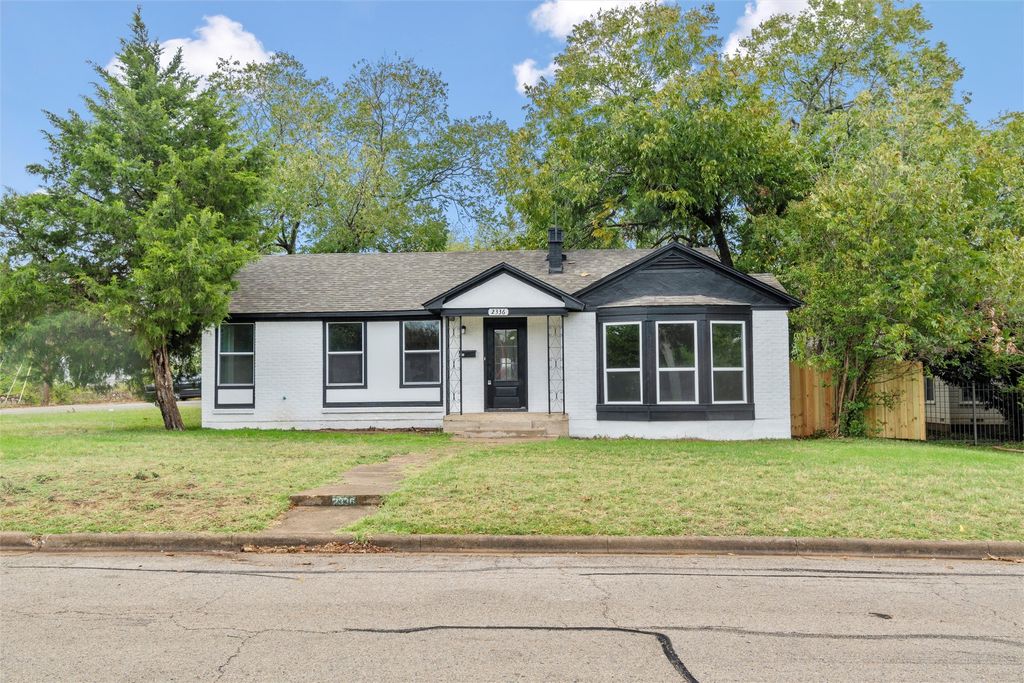 2336 Glencrest Drive, Fort Worth, TX 76119