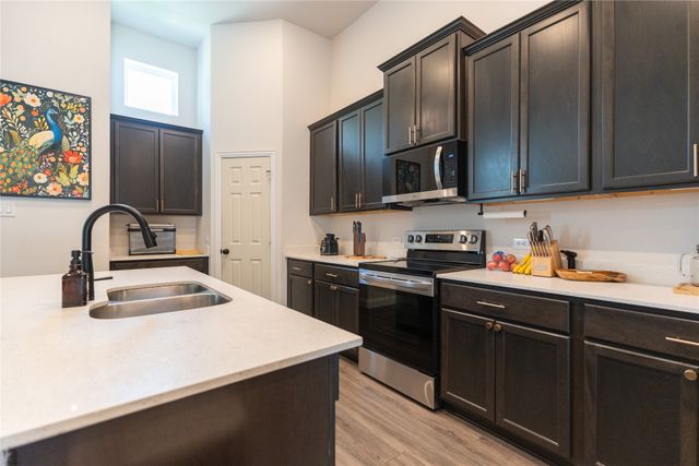532 E 2nd Street, Irving, TX 75060
