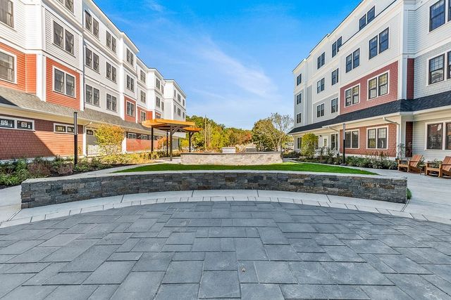 22 Everett St 315, Westwood, MA 02090