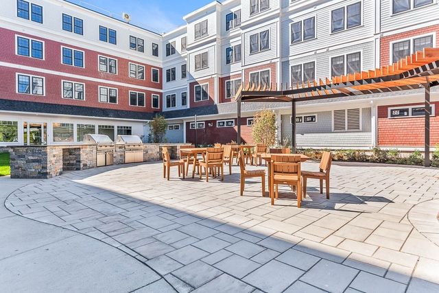 22 Everett St 315, Westwood, MA 02090