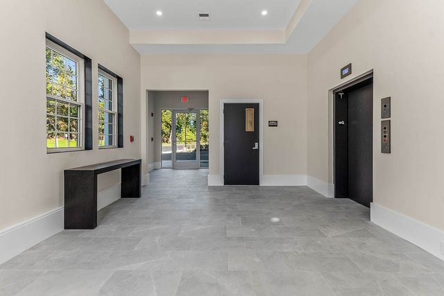 22 Everett St 315, Westwood, MA 02090