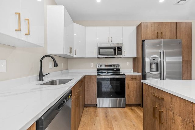 22 Everett St 315, Westwood, MA 02090