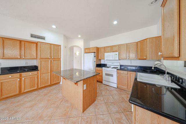 17859 W CLUB VISTA Drive, Surprise, AZ 85374