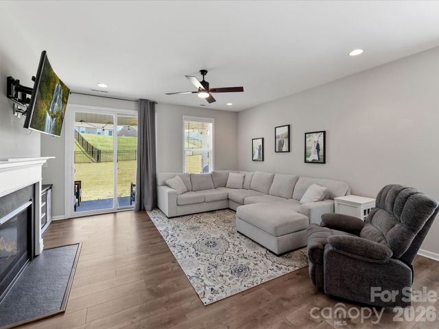 4322 Hunton Spring Lane NW, Concord, NC 28027