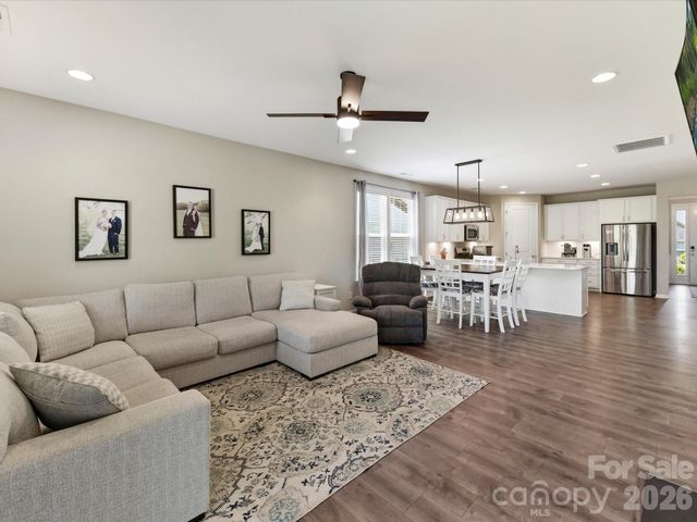 4322 Hunton Spring Lane NW, Concord, NC 28027