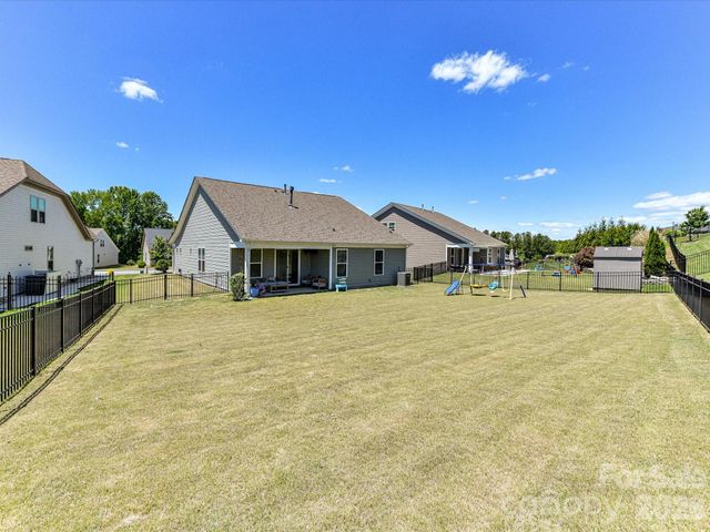4322 Hunton Spring Lane NW, Concord, NC 28027