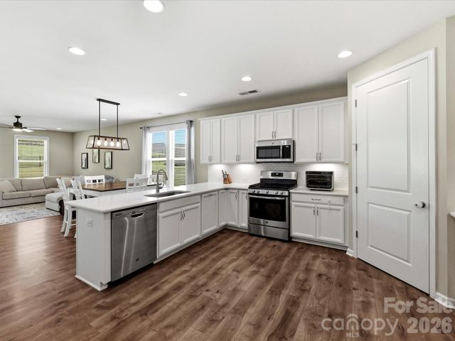4322 Hunton Spring Lane NW, Concord, NC 28027