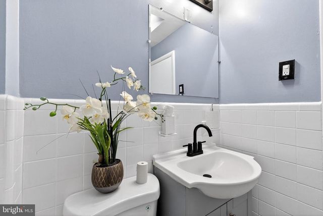 1216 HARSHAW RD, Brookhaven, PA 19015