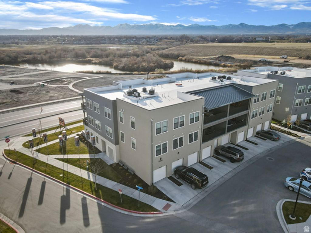 Image 1 of property listing at 8392 S SKY MIRROR LN #204, Midvale, UT 84047