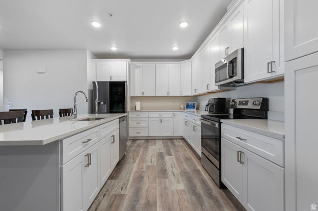 Image 8 of property listing at 8392 S SKY MIRROR LN #204, Midvale, UT 84047