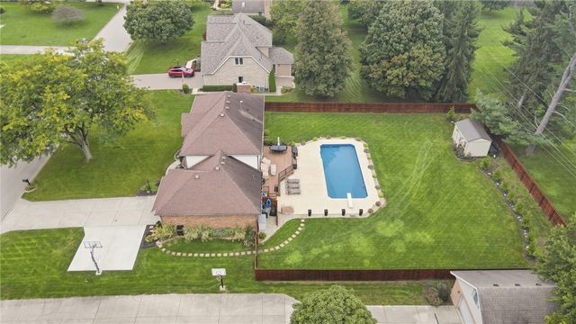 2091 Canterbury Court, Troy, OH 45373
